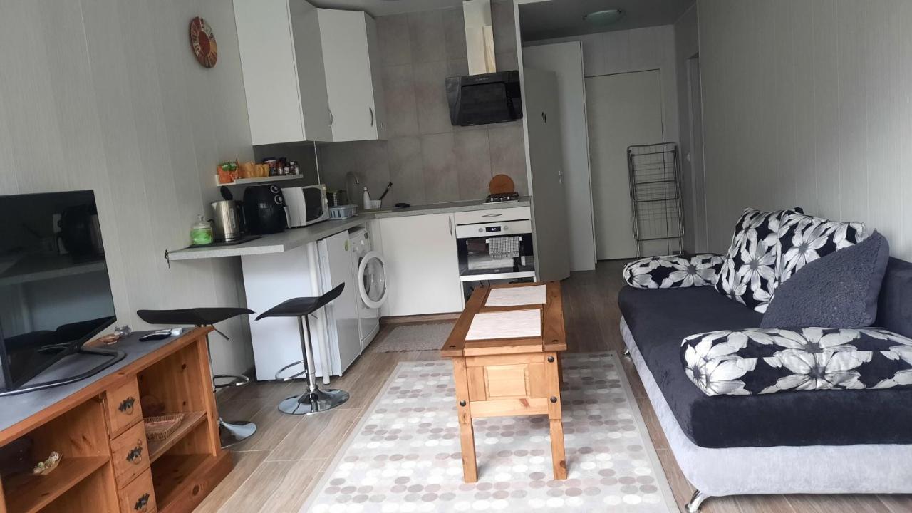 Elite Flats One Bedroom Утена Экстерьер фото